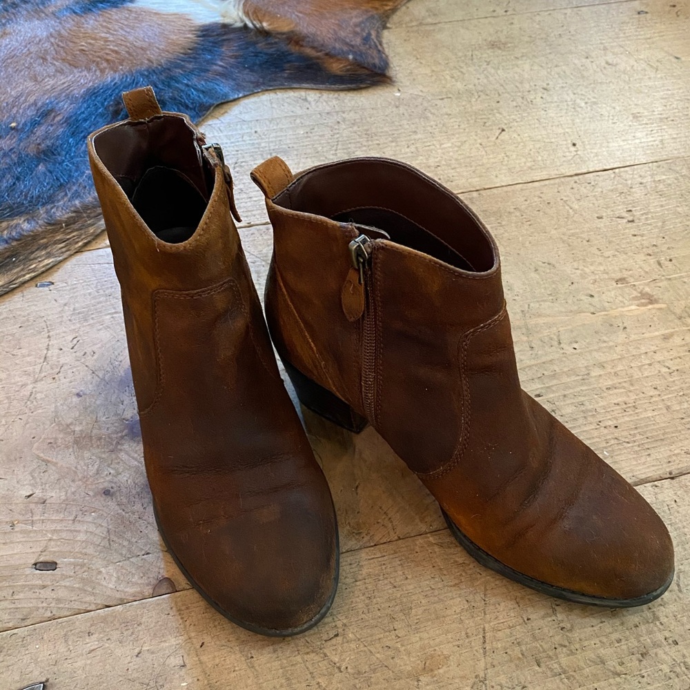 🦊 FRANCO SARTO SUEDE BOOTIES! 🦊